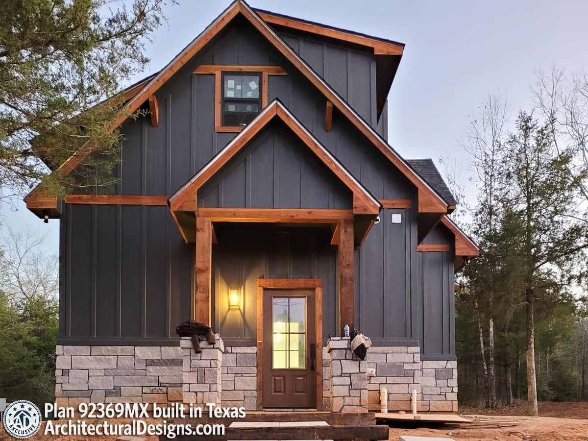 Dark Siding and Raw Timber Make a Case for Moodier Exteriors