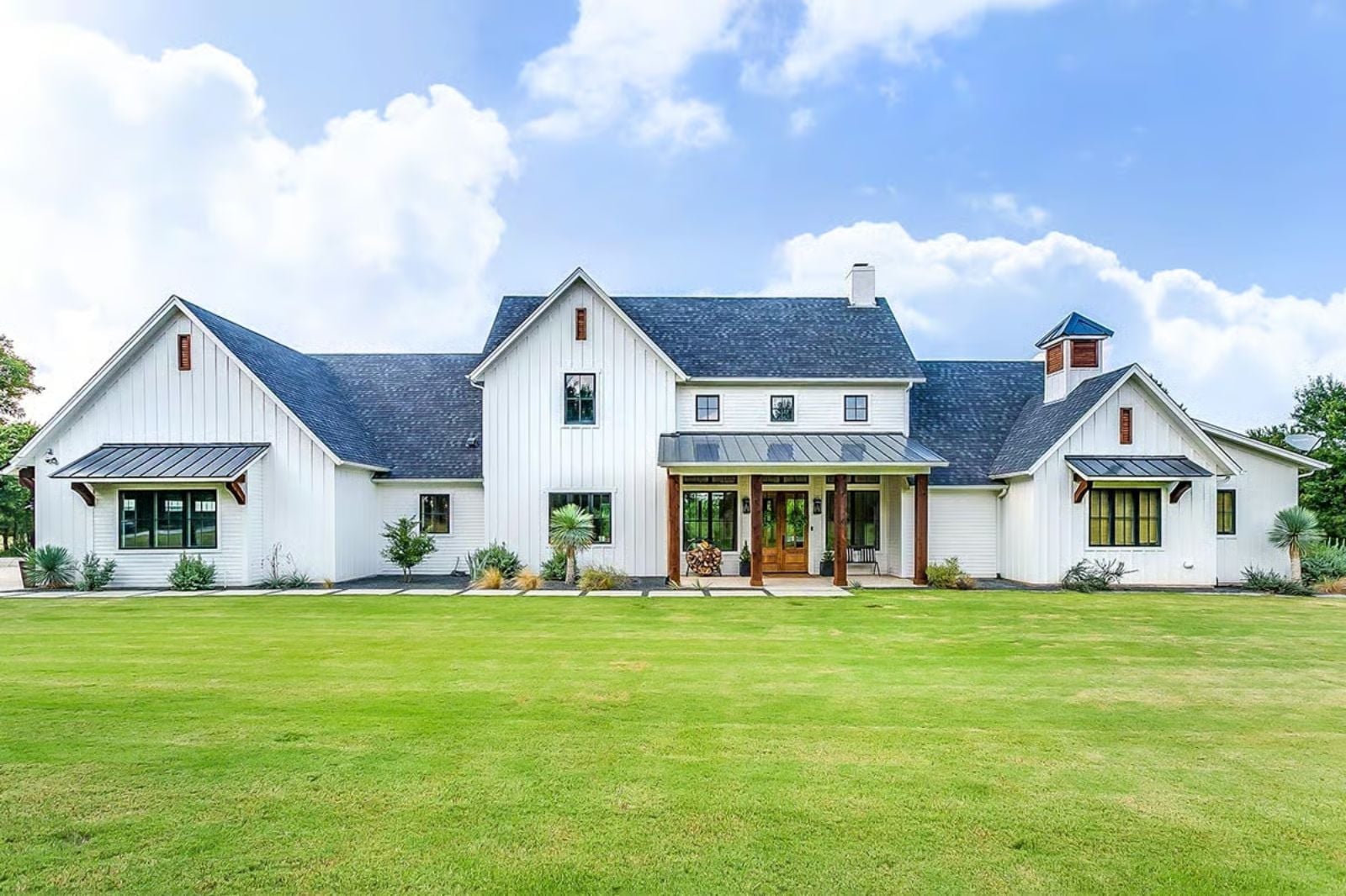 Ironhold 4-Bedroom Modern Farmhouse Layout with Upstairs Game Room (3,156 Sq. Ft. Floor Plan)