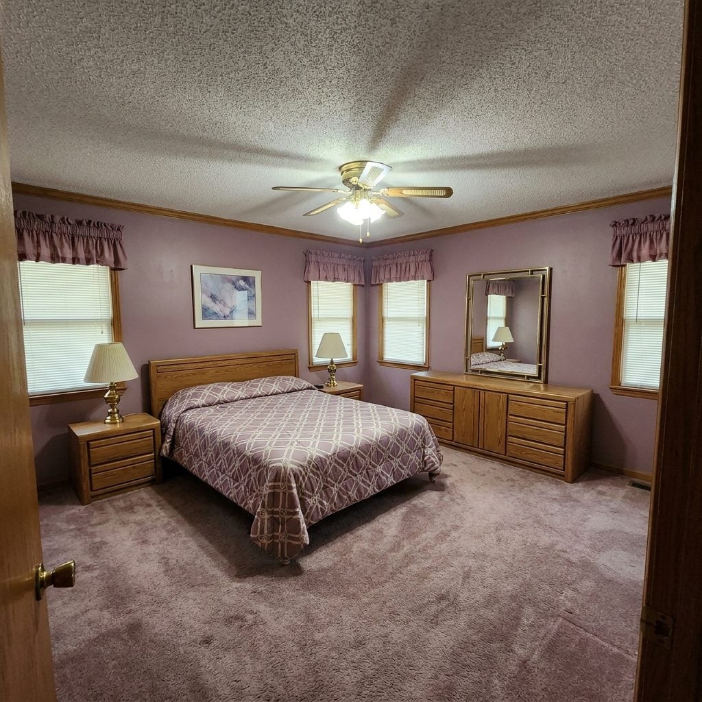 This Brass-and-Mauve 1980s Bedroom Was Stranded in Another Decade — See These 25 Before & After Designs — Before