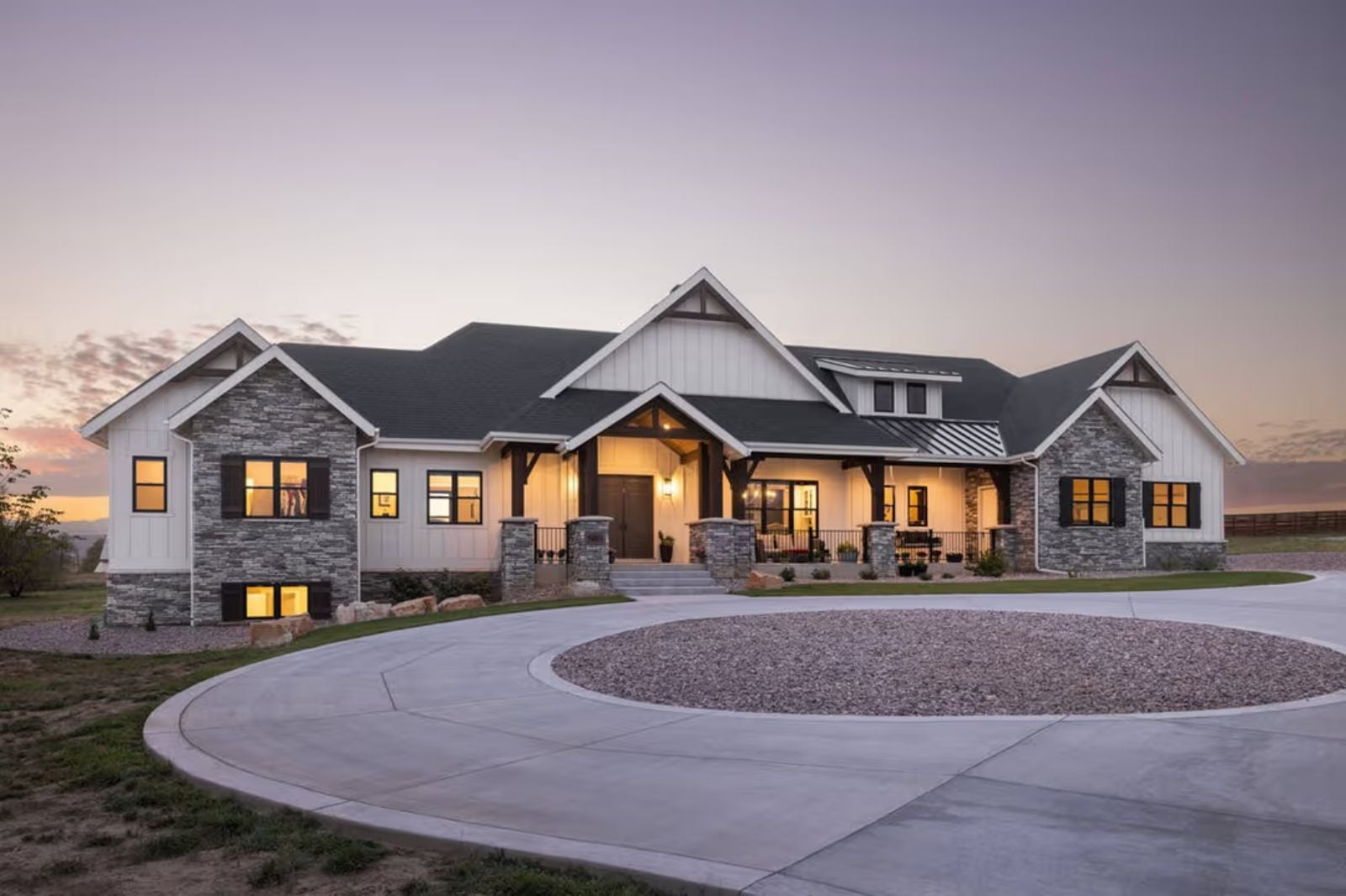 The Ellington 4-Bedroom Modern Farmhouse with Finished Walkout Basement (2,560 Sq. Ft. Floor Plan)