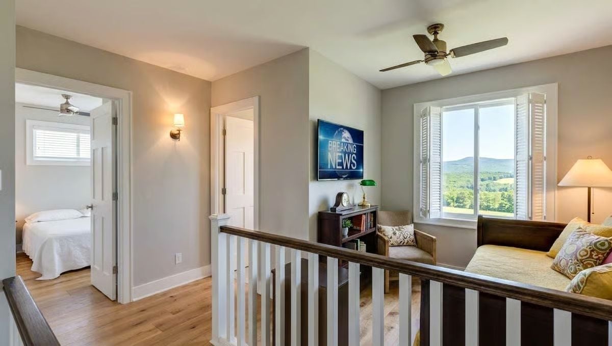 Upstairs Landing That Pulls Double Duty Without Feeling Crowded