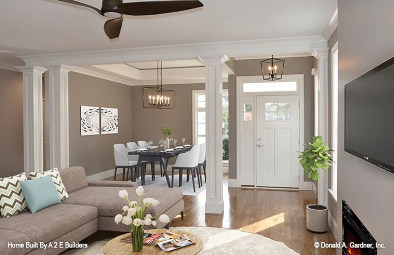 Columns, Tulips, and a Dining Room You Can See From the Couch