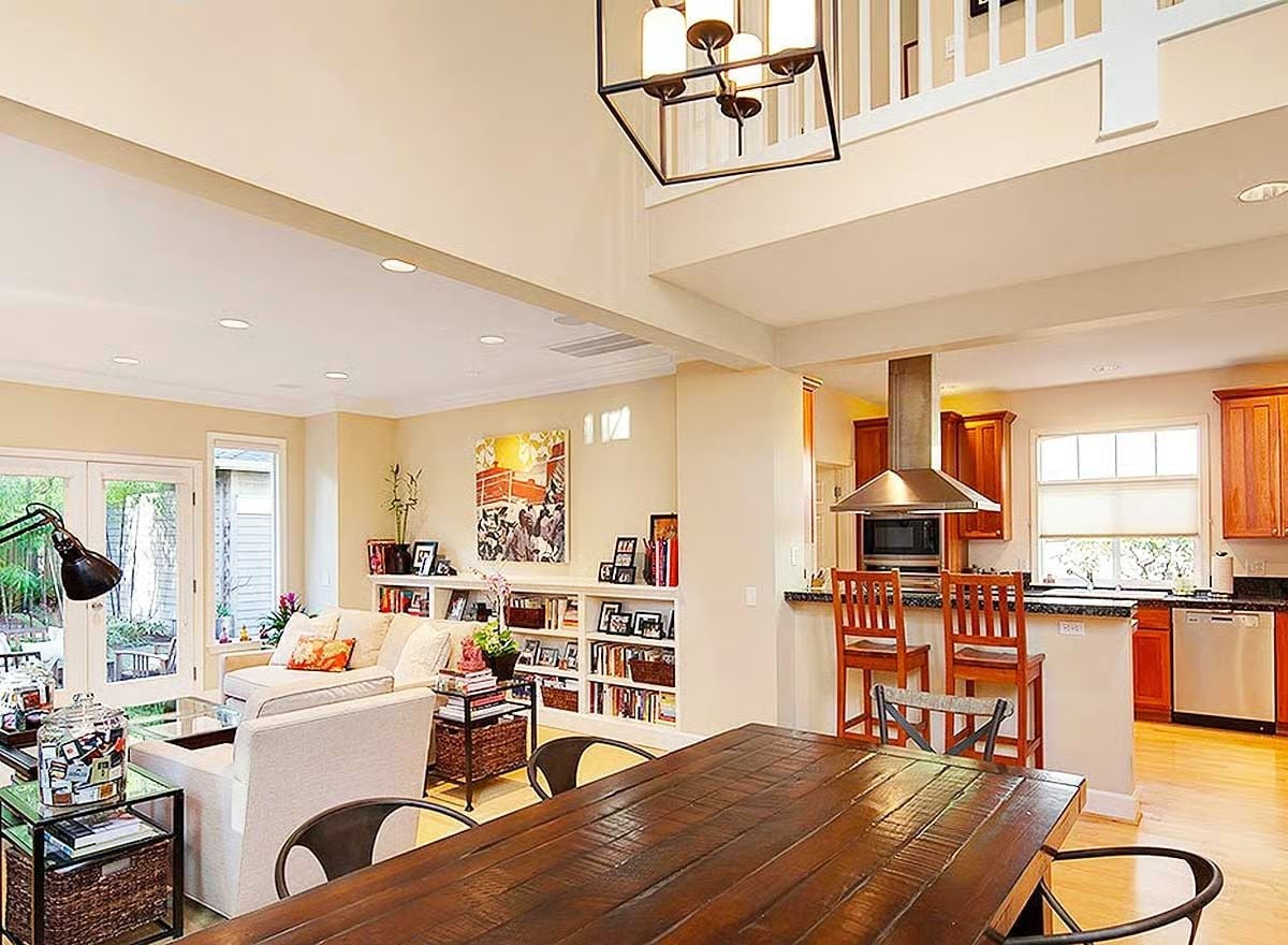 Open-Plan Living Gets Its Act Together With a Double-Height Dining Hall