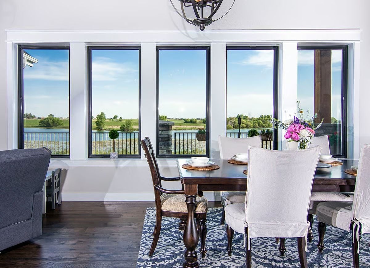 Waterfront Dining With Five Windows and No Need for Art