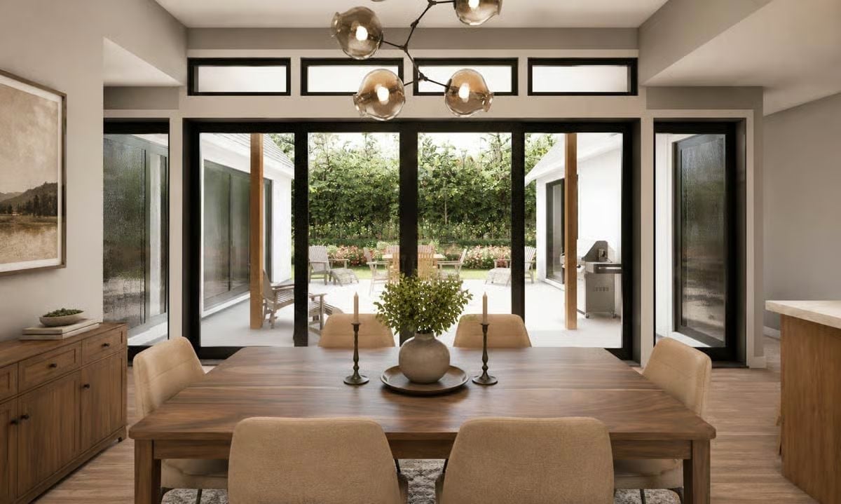 Sliding Walls and a Courtyard That Pull the Dining Room Outside