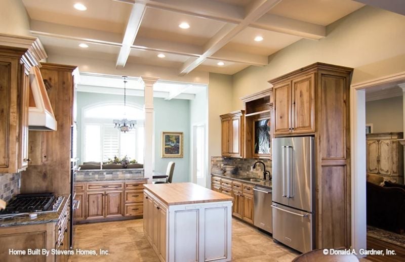 Knotty Alder Cabinets and a Kitchen That's Built to Handle Sunday Dinner
