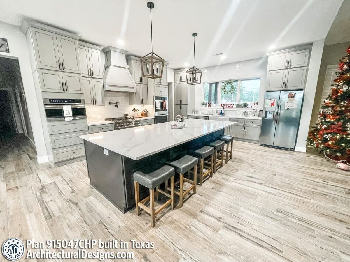 Marble Island, Dark Base, Gray Cabinets — This Kitchen Has Its Priorities Straight