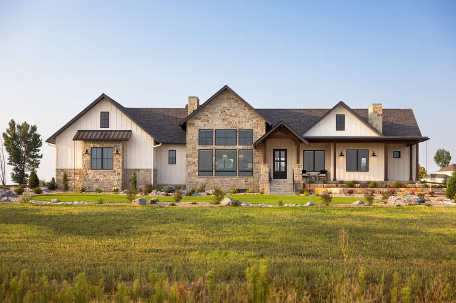 Hayfield 5-Bedroom Modern Farmhouse with 4-Car Garage Designed for Self-Made Homeowners Finally Building What They Always Wanted (Floor Plan)
