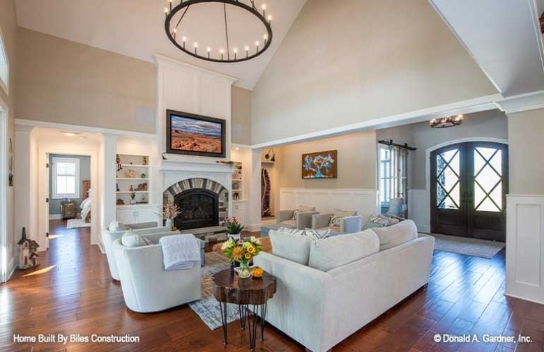 Vaulted Ceilings, a Stone Fireplace, and Sofas That Mean Business