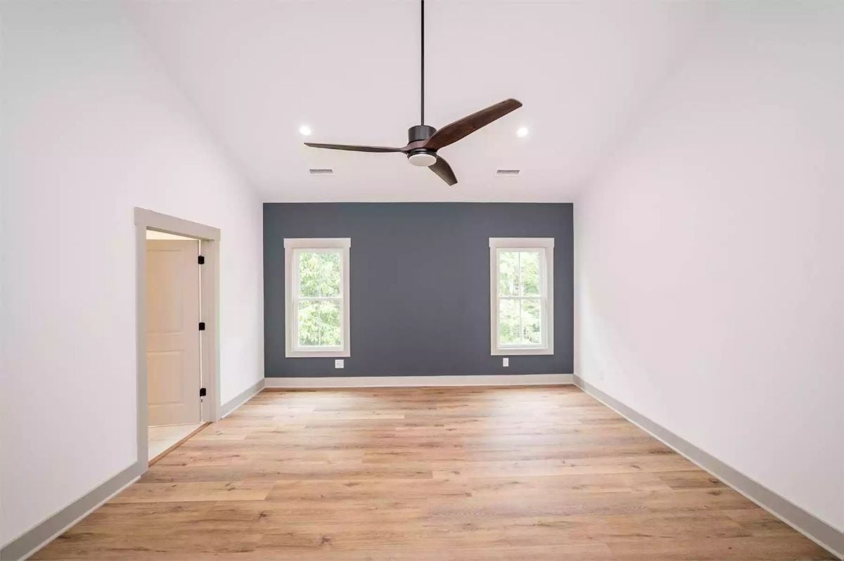 Vaulted Ceilings and a Slate Accent Wall That Sets the Tone Without Trying Too Hard