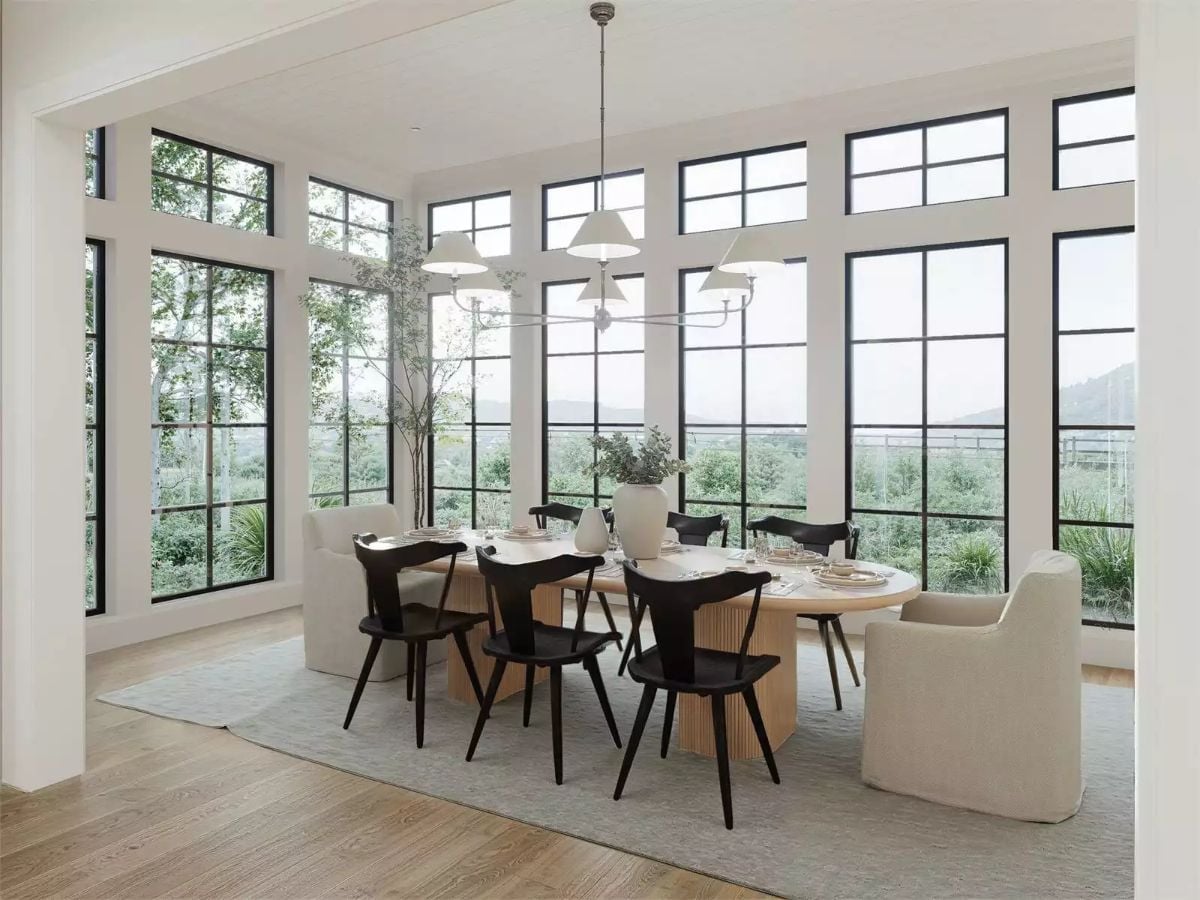 Floor-to-Ceiling Steel Windows and a View That Does All the Decorating