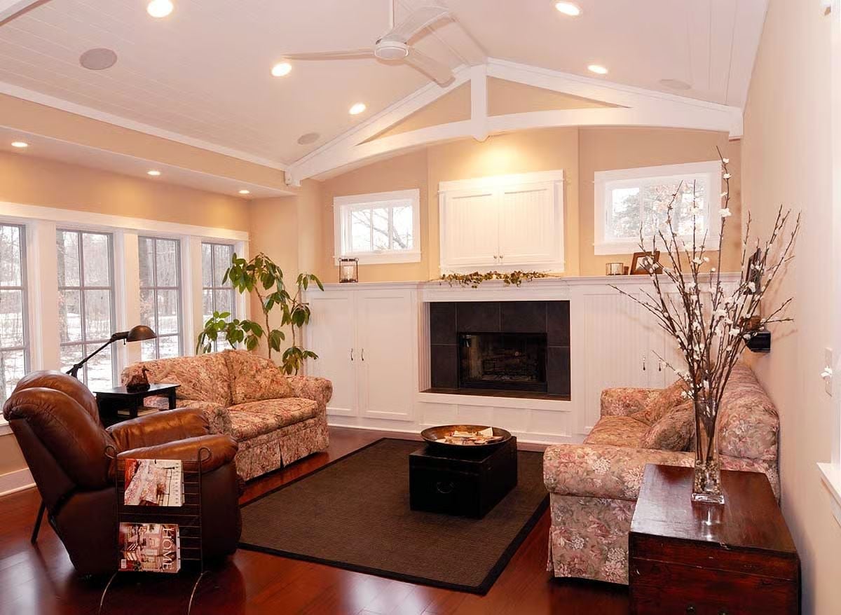 Vaulted Ceiling Does the Heavy Lifting in This Family Room