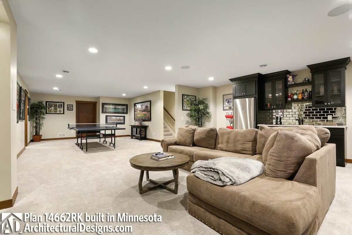 Basement Game Room With a Wet Bar That Doesn't Ask You to Go Upstairs for Anything