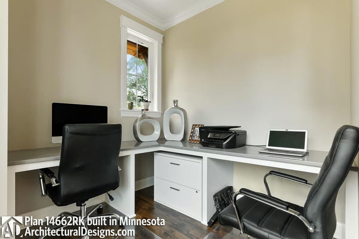 Corner L-Desk Built-In With Room for Two to Actually Work