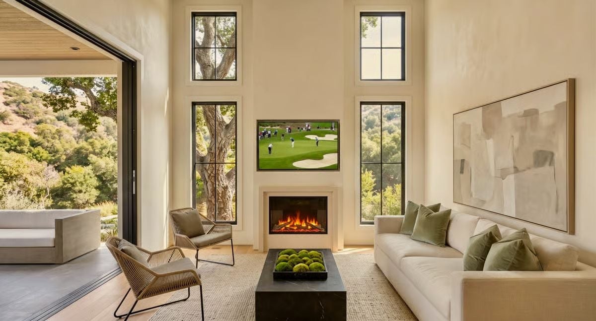 Clerestory Windows, a Live-Fire Hearth, and Golf on Repeat