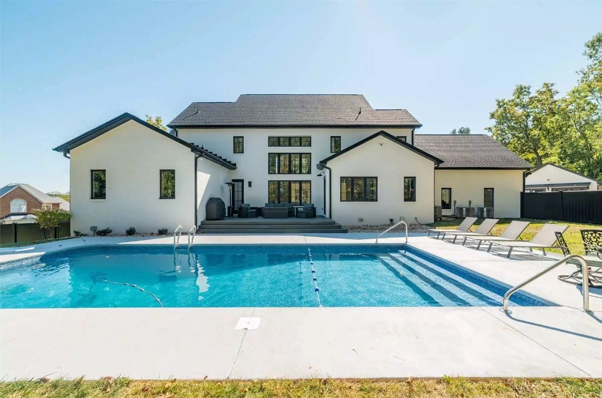 Backyard Pool Setup Built for Long Summer Afternoons, Not Just Curb Appeal