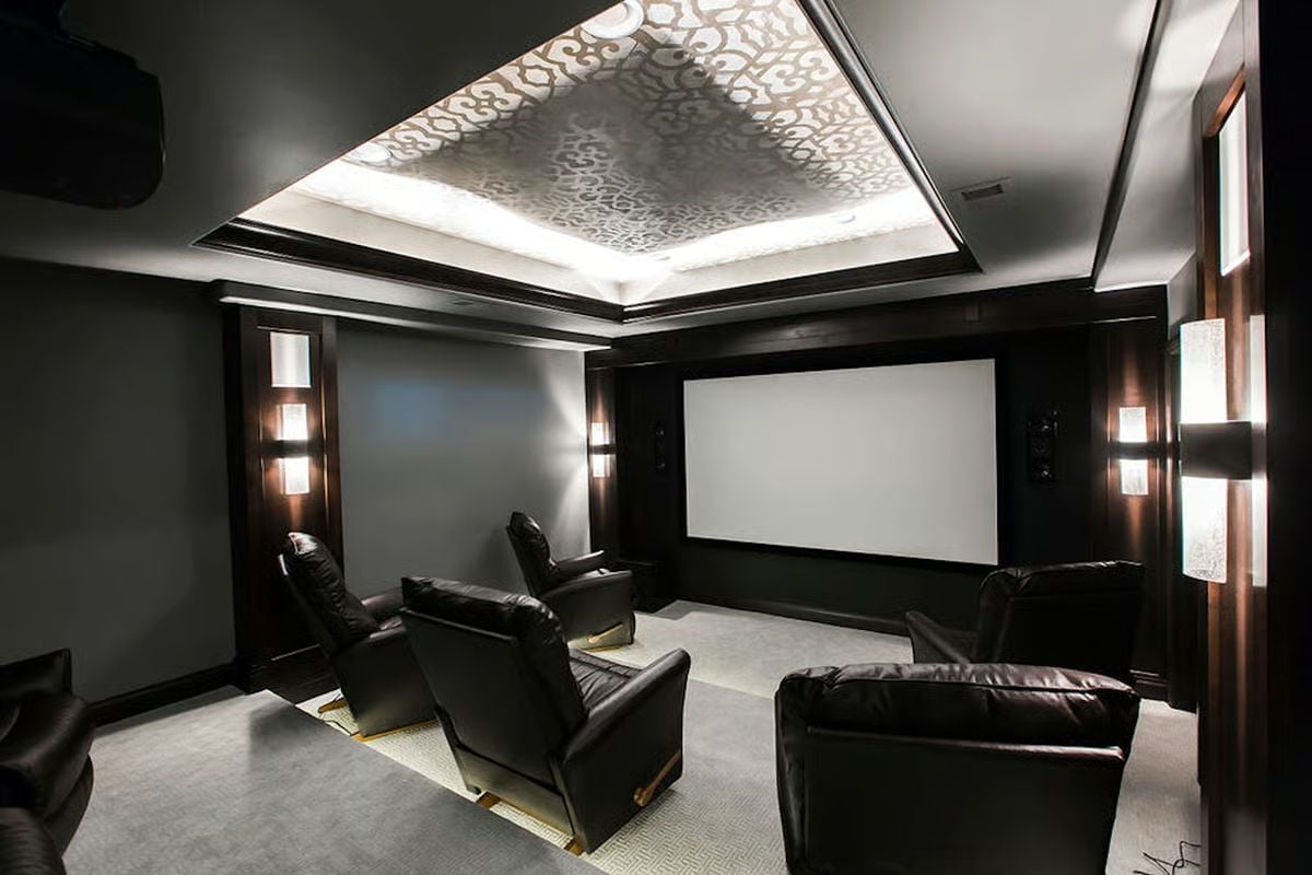 Leather Recliners and a Coffered Ceiling That Make Home Theater Worth Doing Right