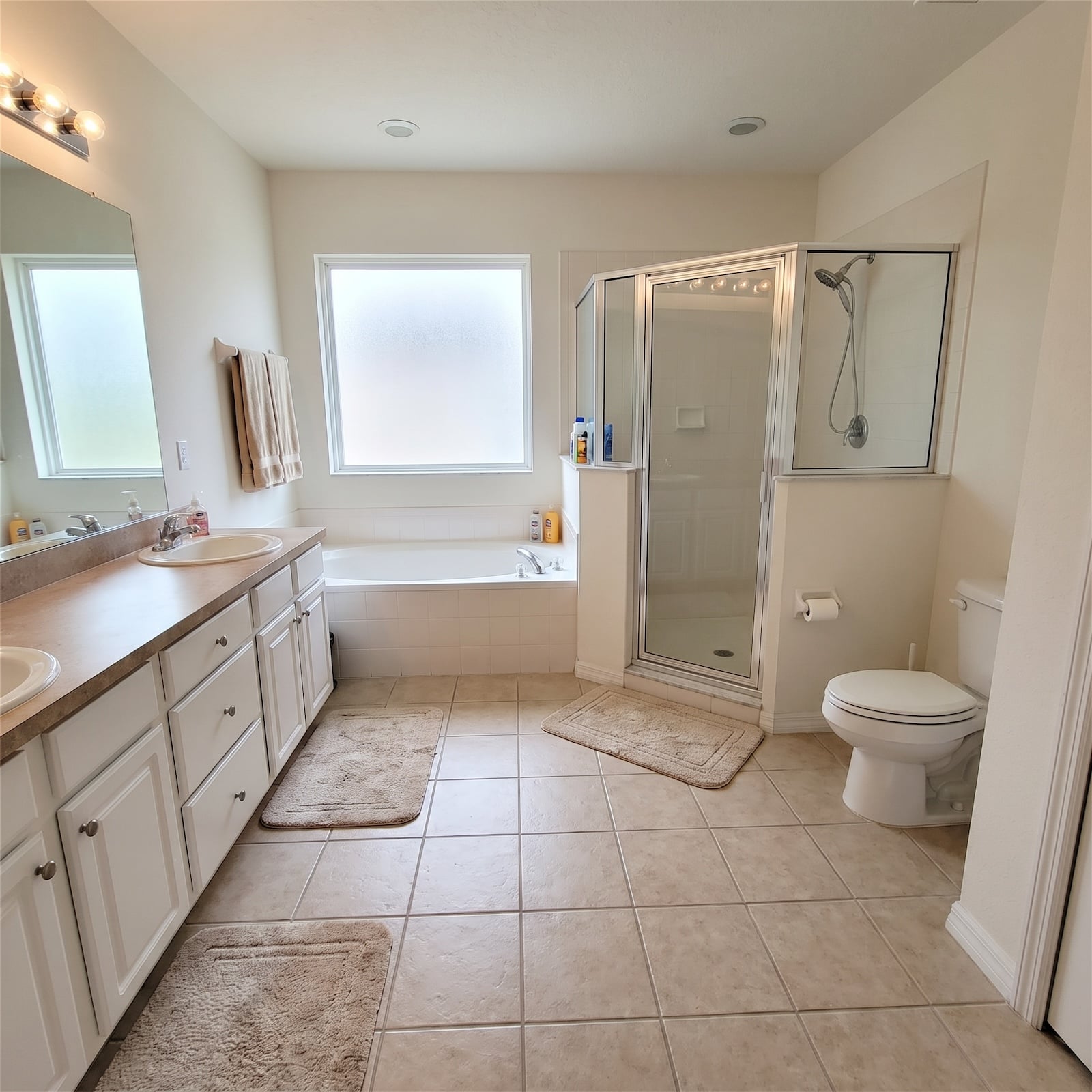 They Asked AI to Redesign Their Boring Bathroom. These 31 White & Slate Farmhouse Bathrooms Are Pure Genius