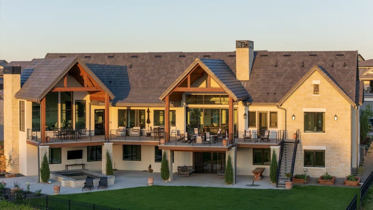 Wraparound Deck Life at Golden Hour, Built for Serious Entertaining