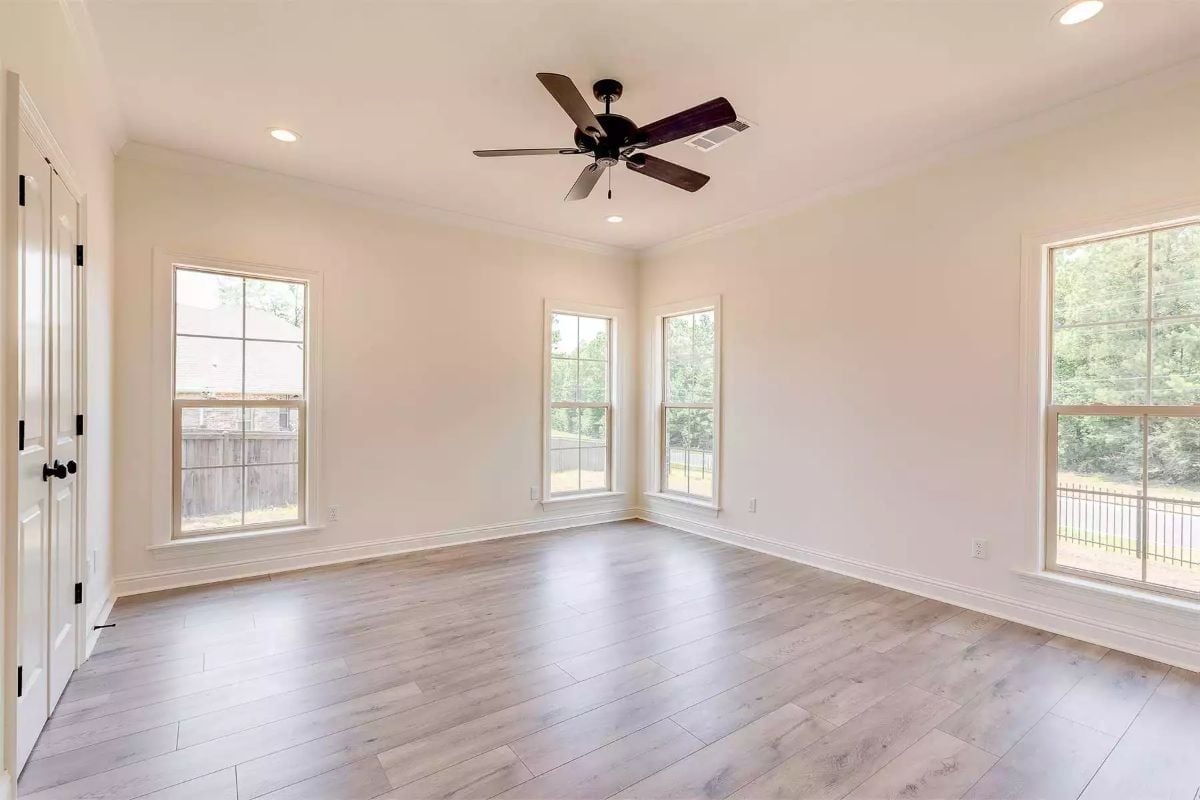 Light Floors and Five Windows Make Square Footage Feel Like a Gift