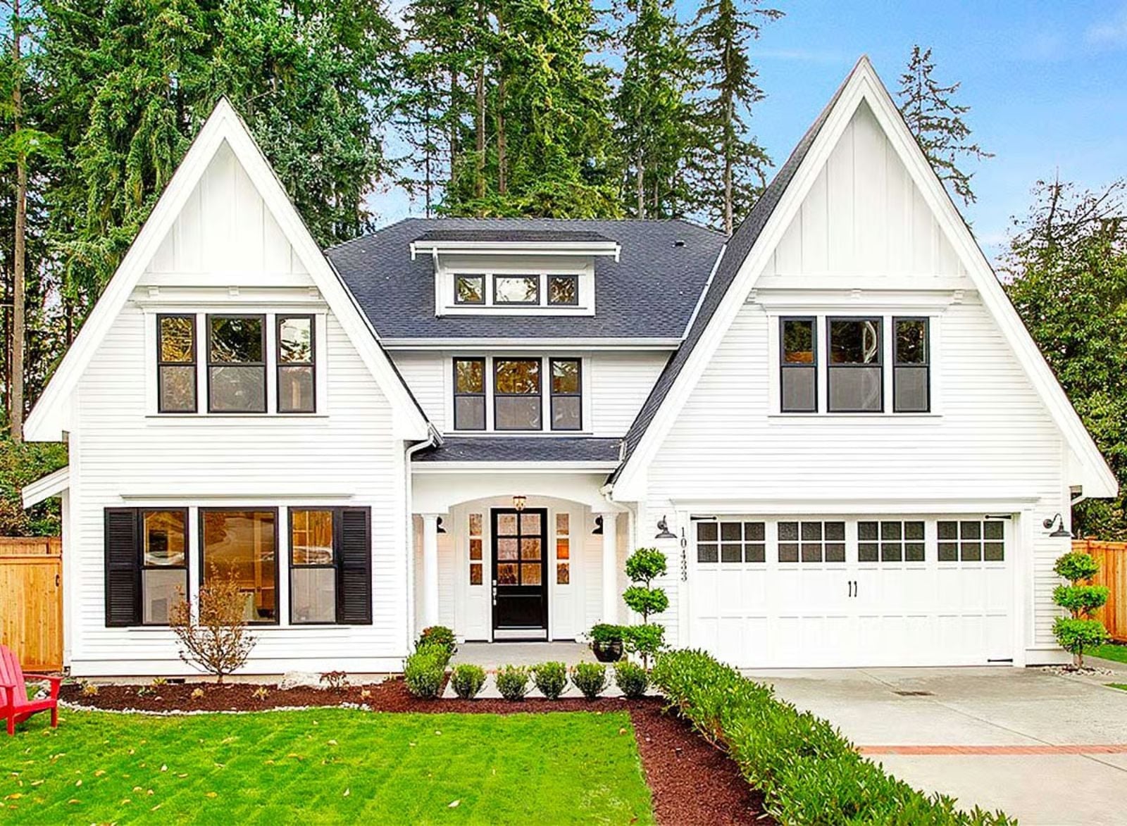 Everleigh Row 5-Bedroom Modern Farmhouse with Rotunda Staircase Designed for Families Who Love the Sound of a Full House (Floor Plan)