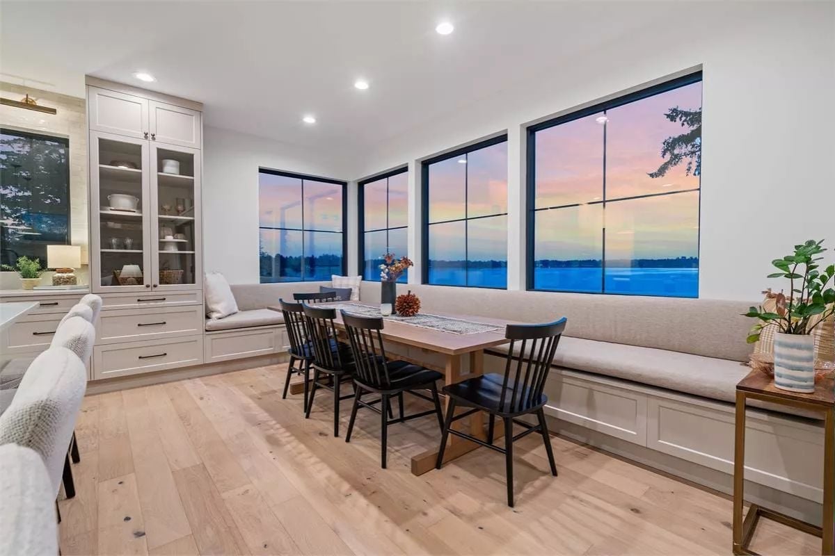 Built-In Bench, Corner Windows, and a Lake View That Does All the Work