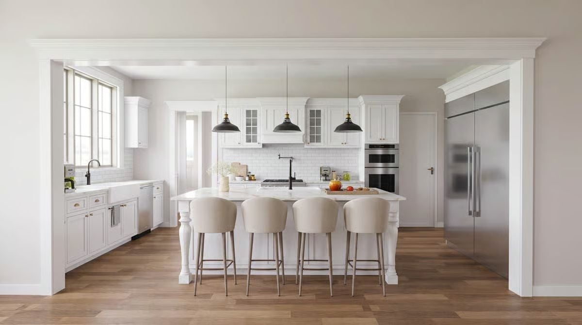 White Shaker Cabinets and a Farmhouse Sink Earn Their Keep in a Kitchen Like This