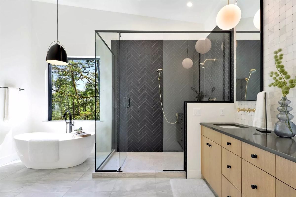 Herringbone Tile and a Freestanding Tub That Doesn't Need to Compete