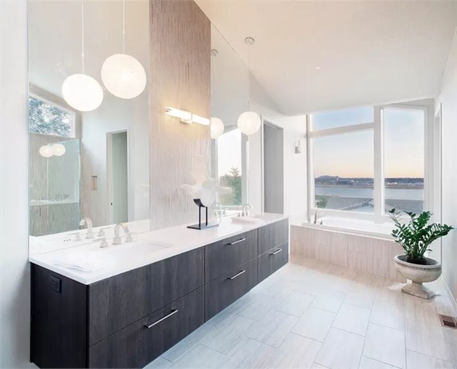 Globe Pendants and a Water View Turn This Master Bath Into a Retreat