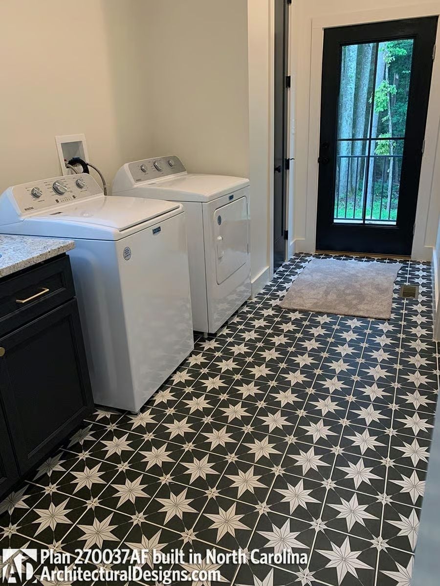 Star-Pattern Tile and Black Cabinetry That Make Laundry Feel Less Like a Chore