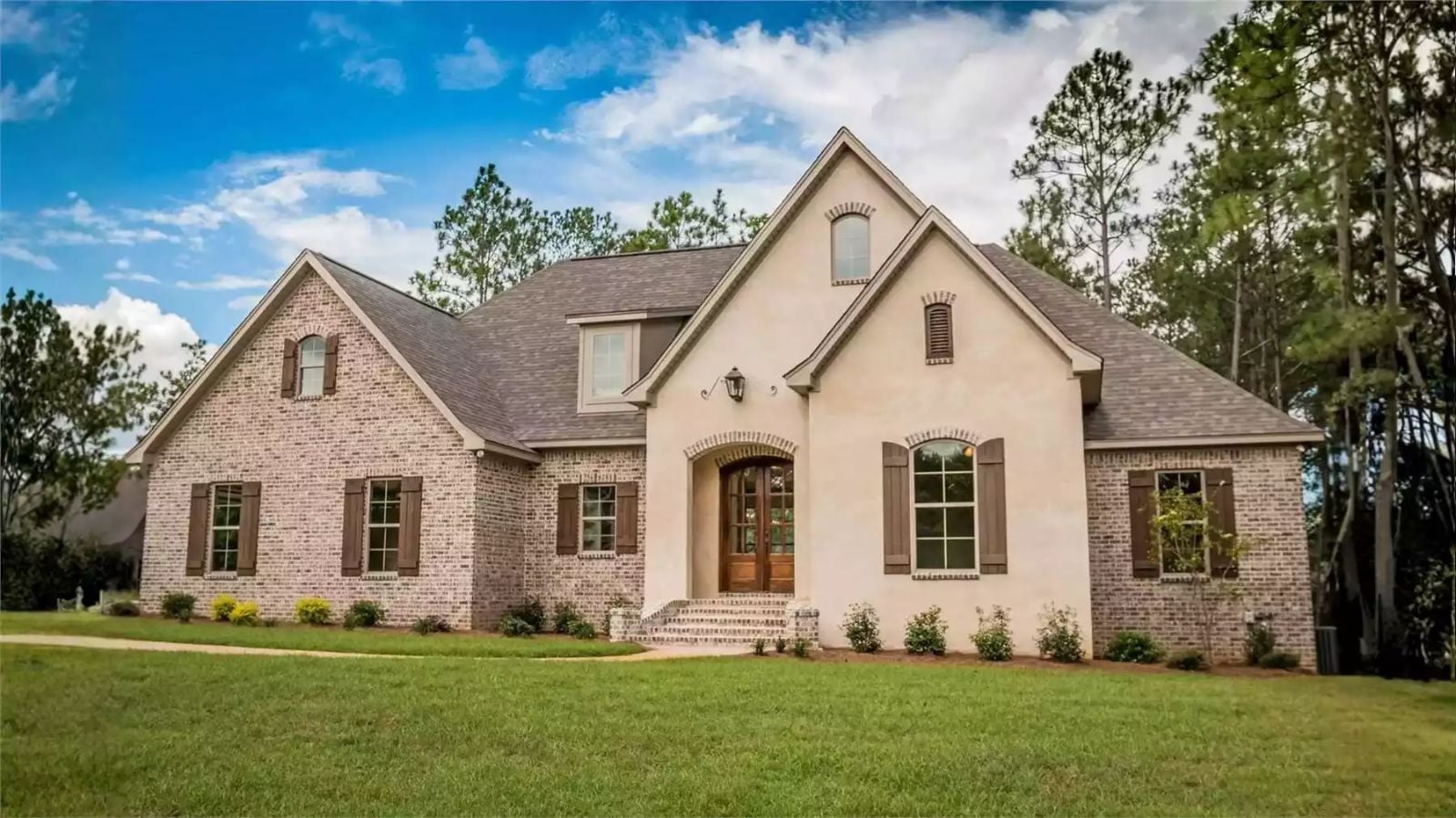 Southwood Fairway 4-Bedroom European with Bonus Room Designed for Families Who Actually Like Spending Time Together (Floor Plan)