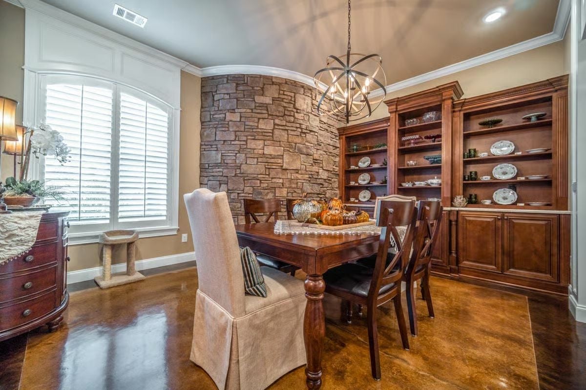 Curved Stone Corner That Earns Every Glance in the Room