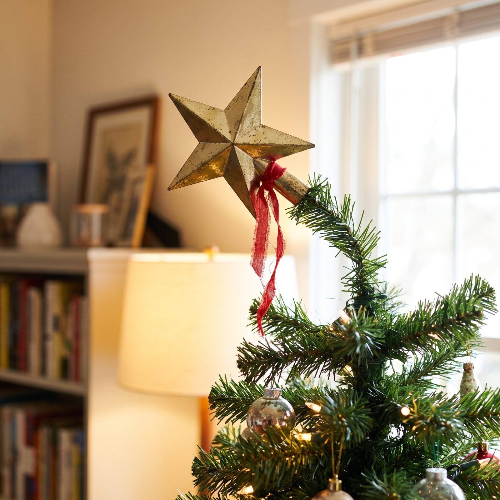 Balancing a Crooked Topper on an Unsupported Tip