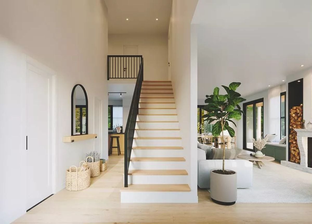 Open-Concept Entry Where the Staircase Actually Earns Its Square Footage