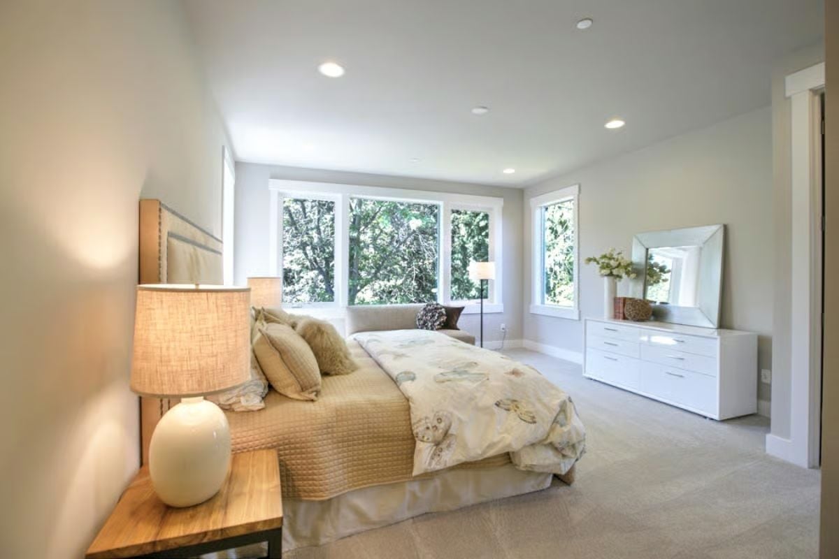 Warm Neutrals and Bay Windows Make This Master Bedroom Feel Like a Retreat