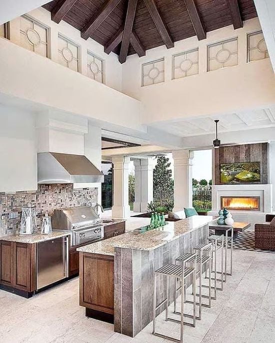 Vaulted Beams and an Outdoor Kitchen That Takes Its Square Footage Seriously