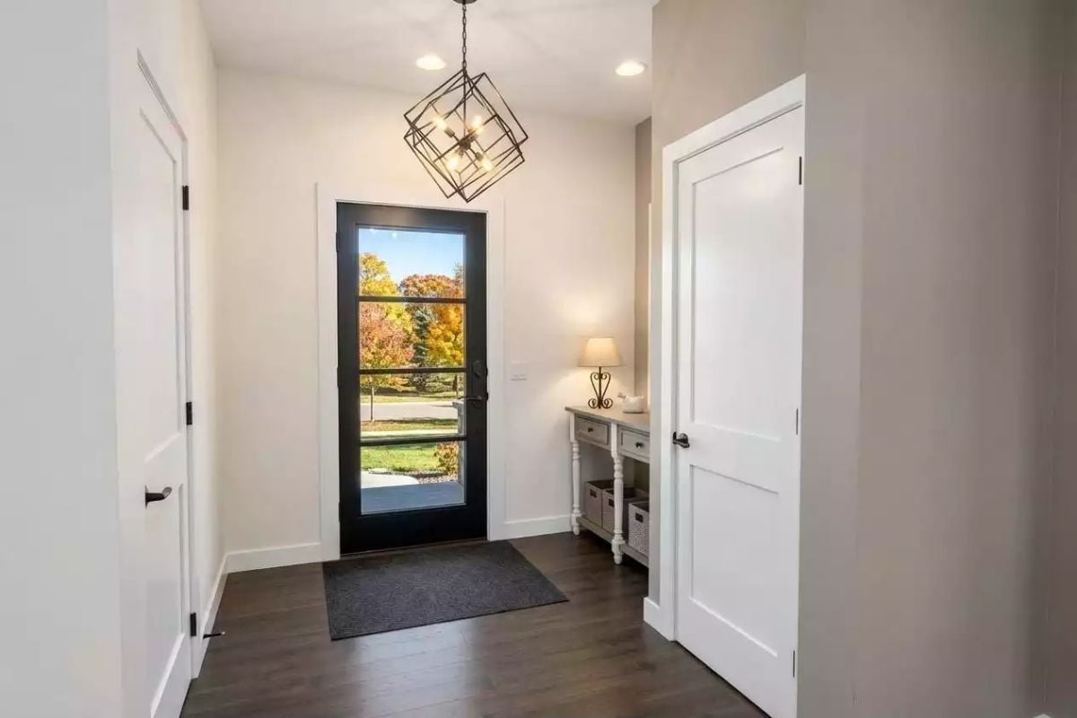 Geometric Chandelier, Black Steel Door, and Fall Color You Don't Have to Go Outside to Enjoy