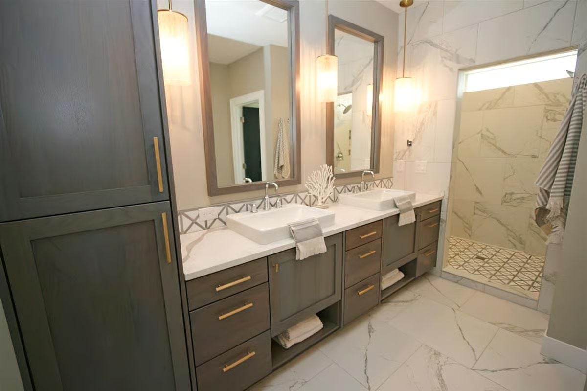 Pendant Lights Over Dual Vanities Make a Strong Case for Skipping the Sconces