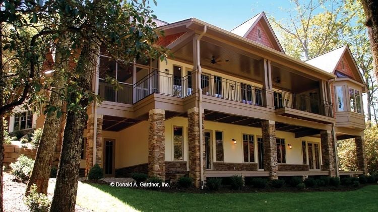 Stone Columns, Double Porches, and the Quiet Promise of Mountain Air