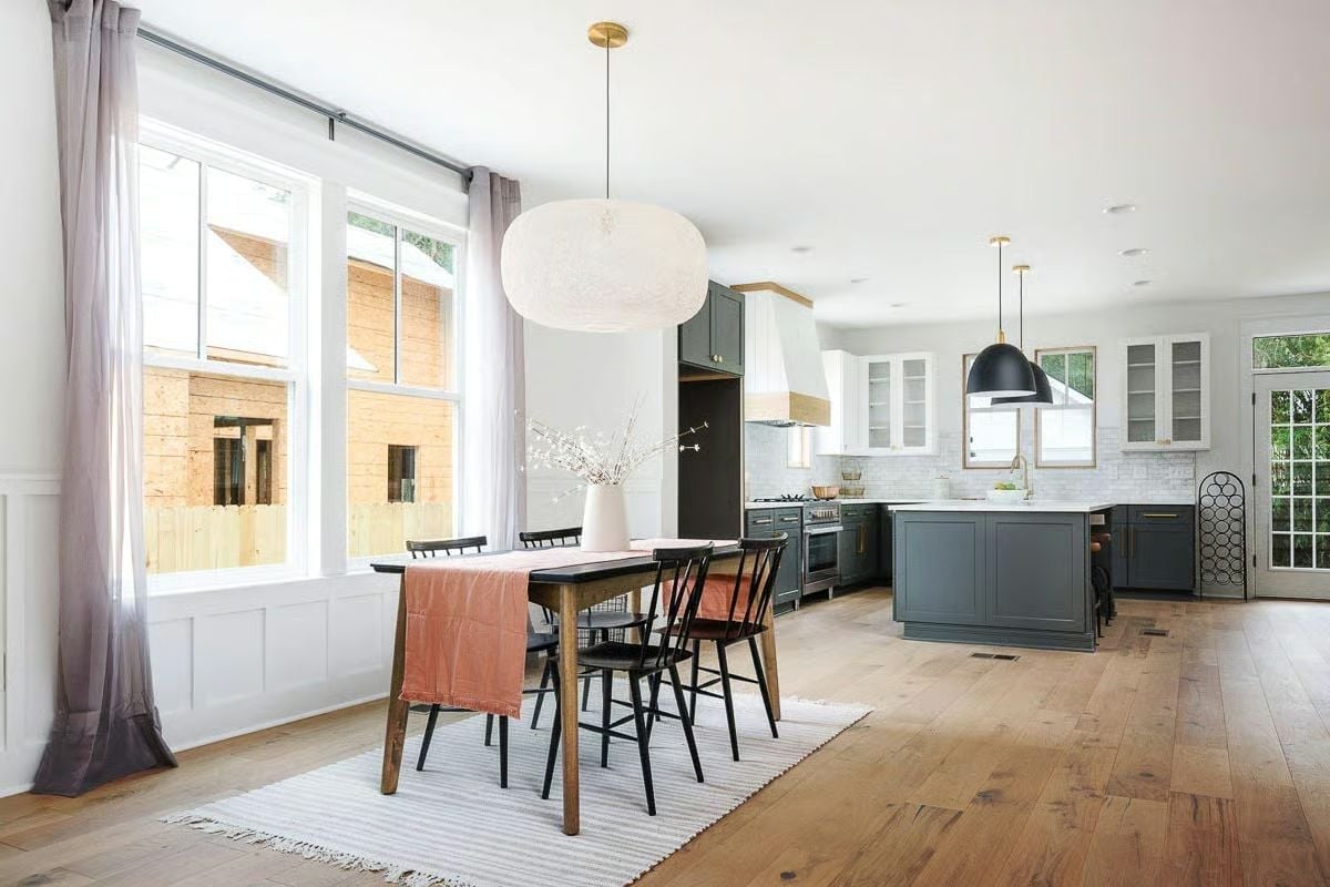 Open-Plan Kitchen and Dining Done Right, Down to the Pendant Scale
