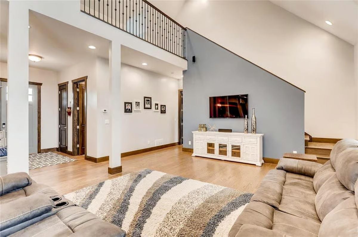 Vaulted Ceilings and a Blue Accent Wall That Actually Earns Its Place