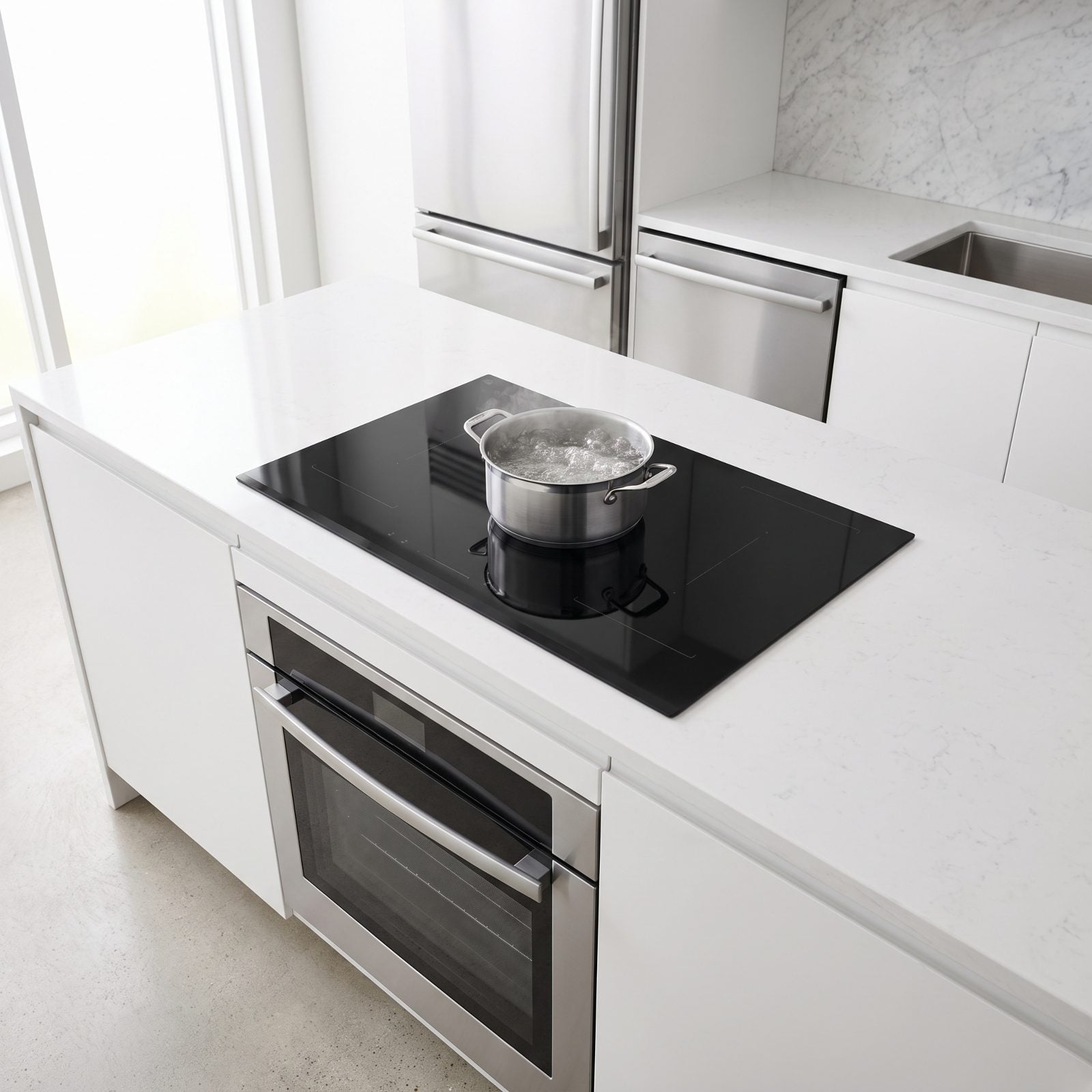 Induction Cooking for Fast Heating and Easy Cleanup
