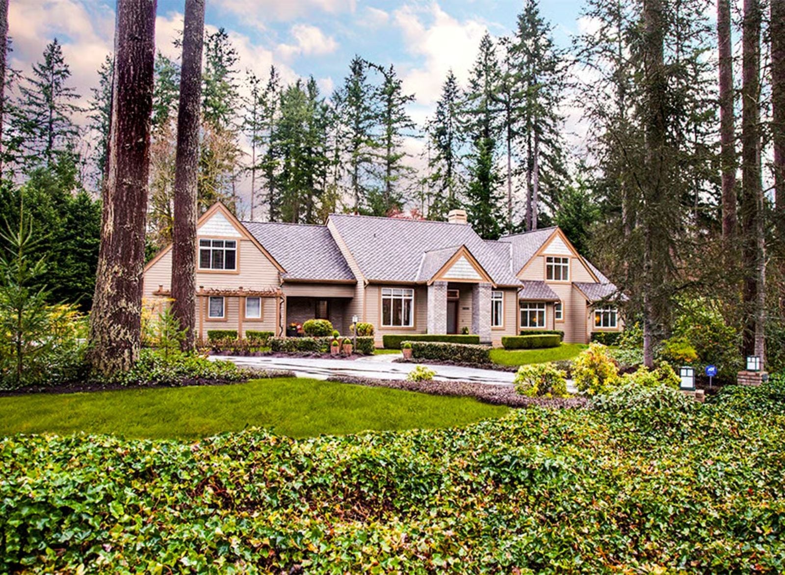 Ivy and Evergreen 4-Bedroom Country Craftsman with Main-Floor Primary Designed for Families Who Actually Like Spending Time Together (Floor Plan)