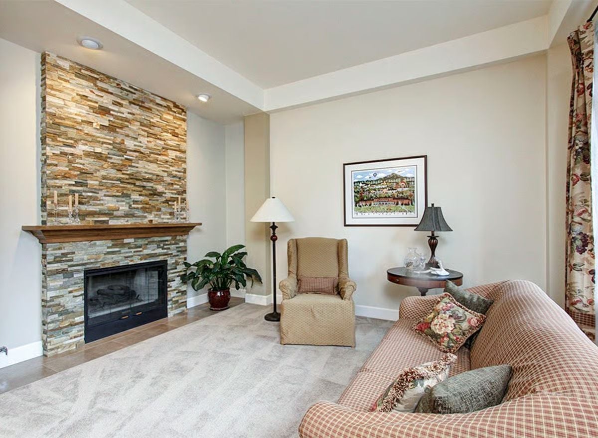 Stacked Stone That Earns Its Floor-to-Ceiling Footprint