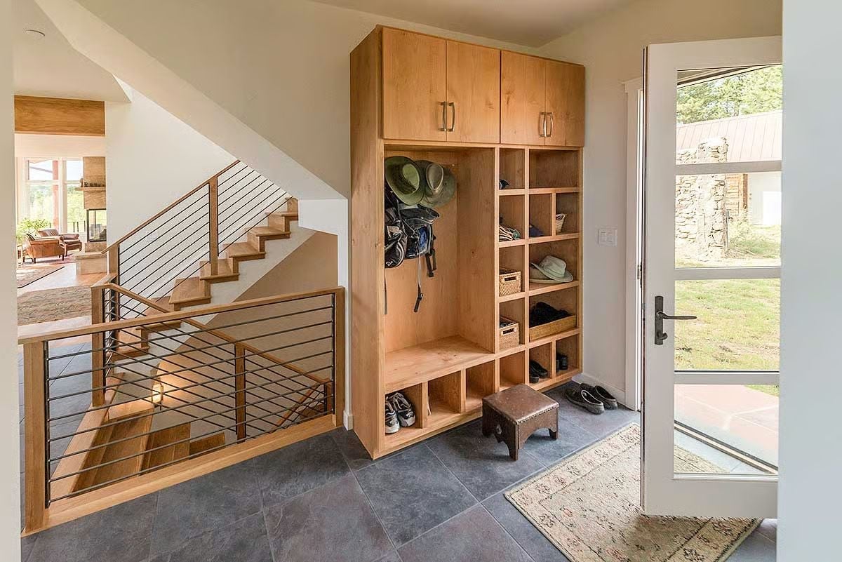 Mudroom Built Like It Knows What a Wet Boot Looks Like