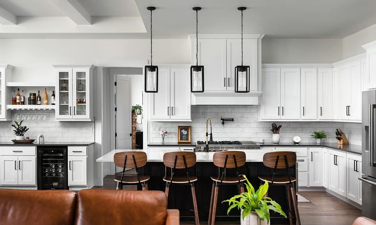 Black Island Base, White Everything Else — Kitchen Design That Actually Has a Point of View