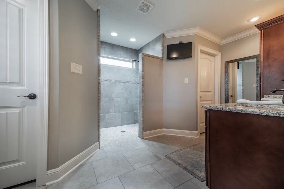 Walk-In Shower With No Door and No Apologies