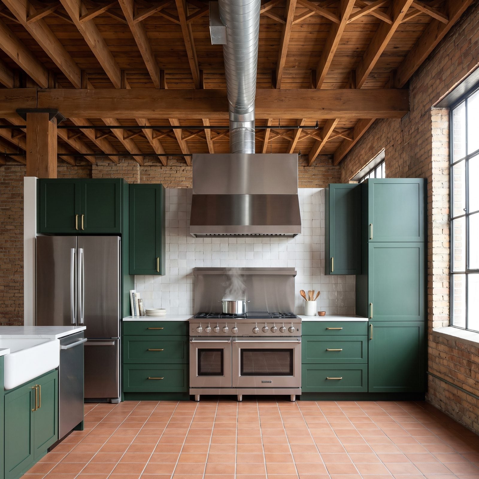 A Powerful Range Hood That Vents Outdoors