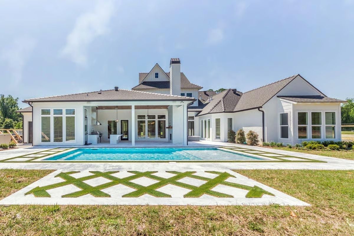 Geometric Pool Surround Turns a Backyard Into the Neighborhood Gathering Spot
