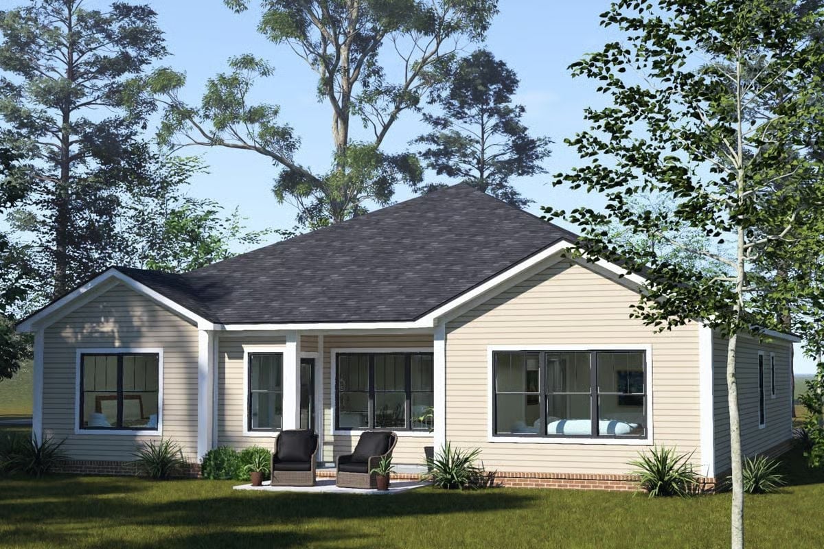 Cream Siding and a Dark Roof That Actually Work Together